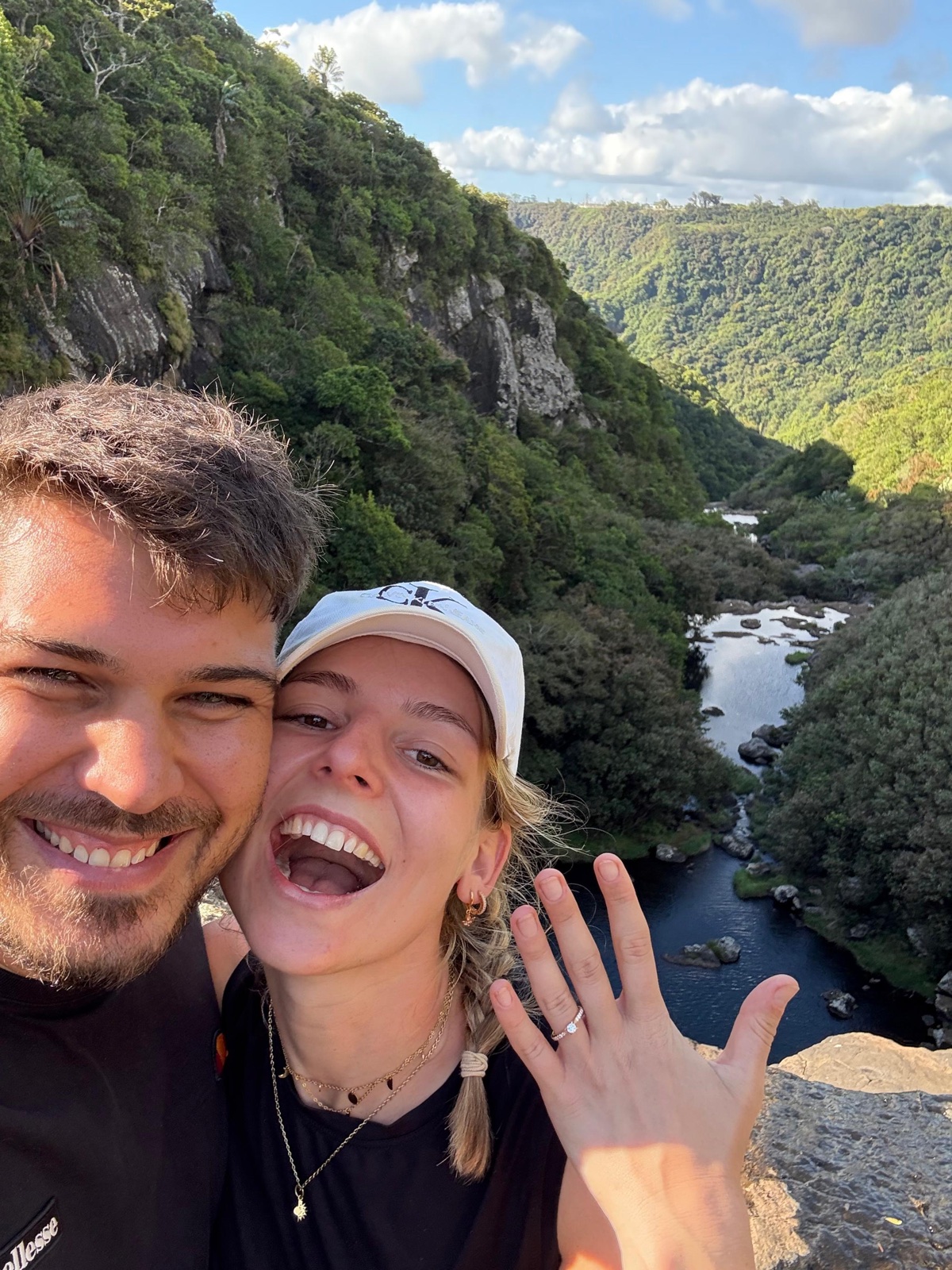 Luca und Caro unmittelbar nach dem Heiratsantrag