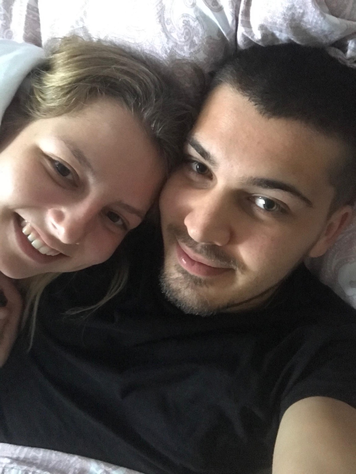 Luca und Caro bei ihrem ersten gemeinsamen Selfie